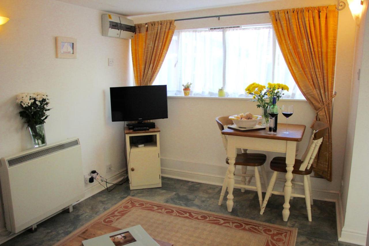 Romantic Flint Cottage On The Suffolk Coast Saxmundham Esterno foto